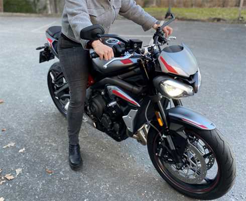 Triumph Street Triple R stulen i Borås
